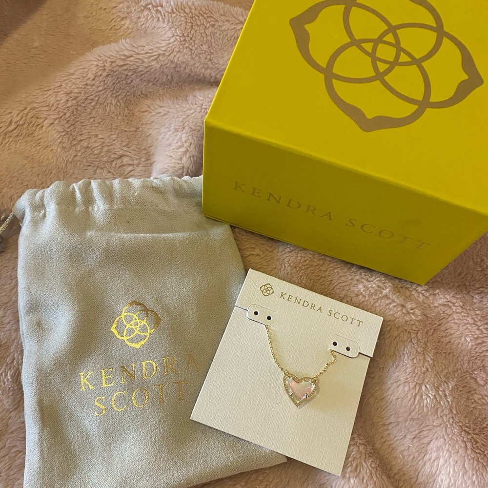Kendra Scott heart necklace in box. Brand new
